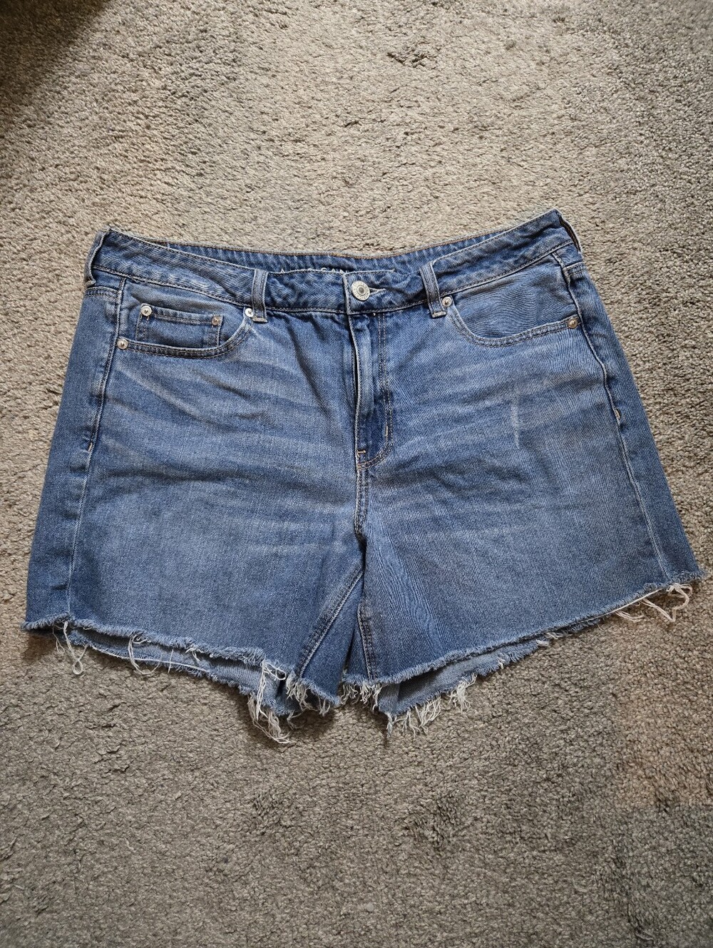 American Eagle Tomgirl Midi Shorts - 14